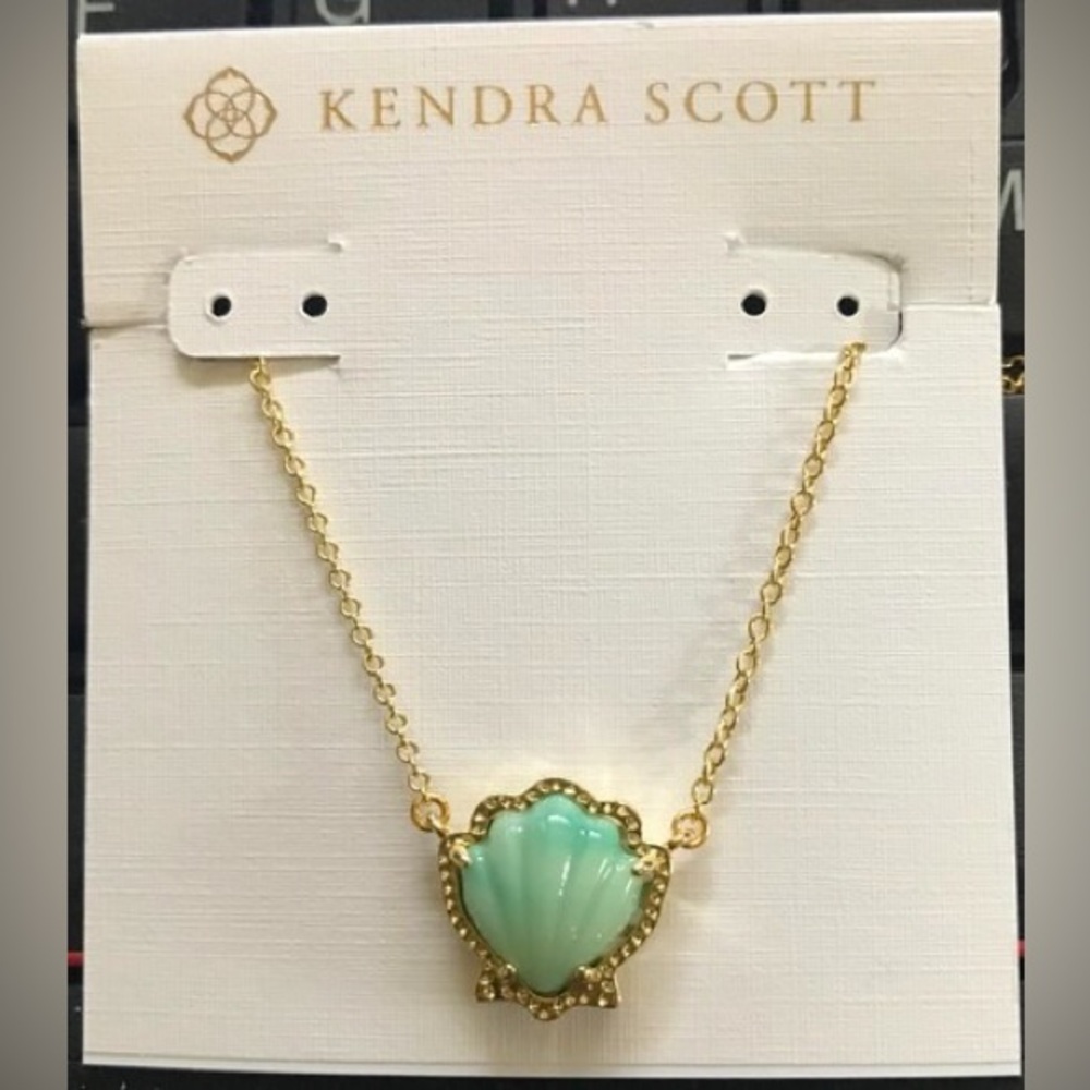 Kendra Scott Brynne Gold Shell Short Pendant Necklace in Sea Green Chrysocolla - Picture 8 of 10